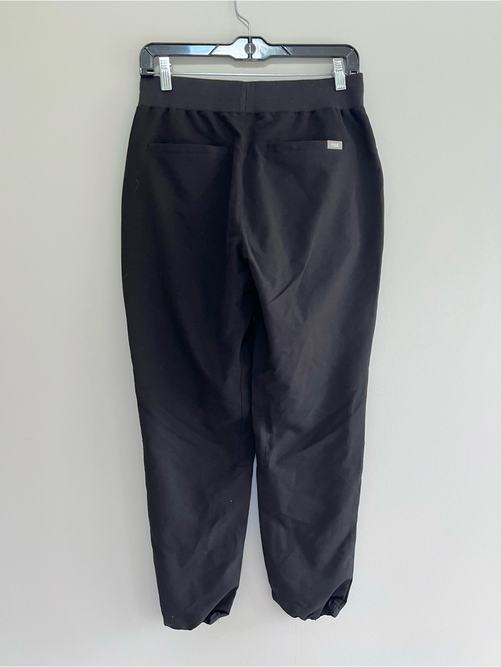 FIGS Bristol Slim Mid Rise Tapered Jogger Scrub Pants in Black (PO #1556), Small - Picture 3 of 8